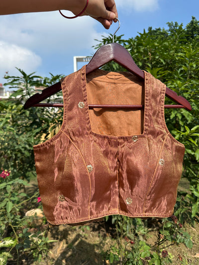 Crush Tissue Embroidered Sleeveless Blouse (Brown)