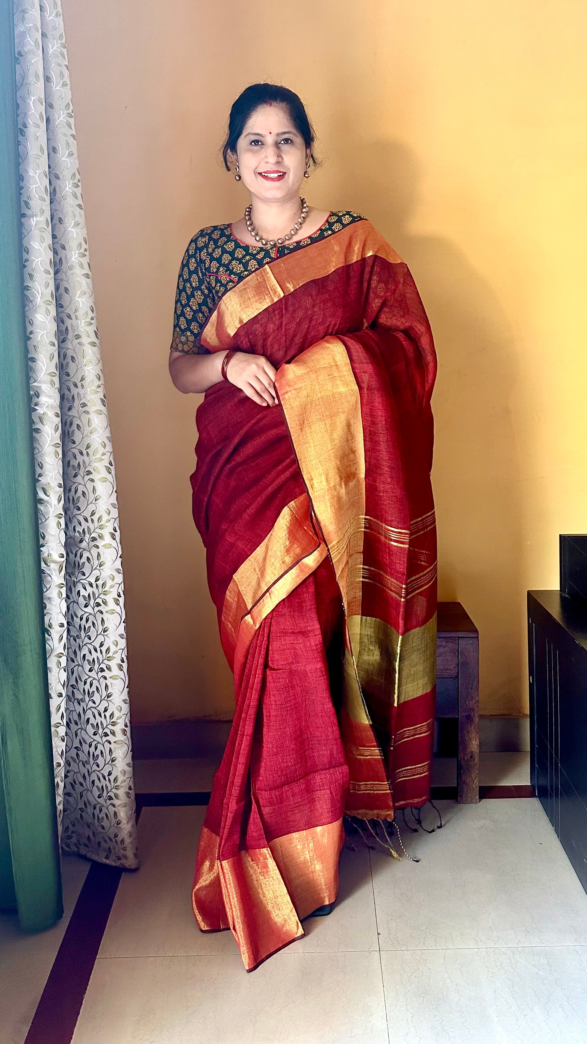 Maroon Linen Saree | Rangvarsha Estore