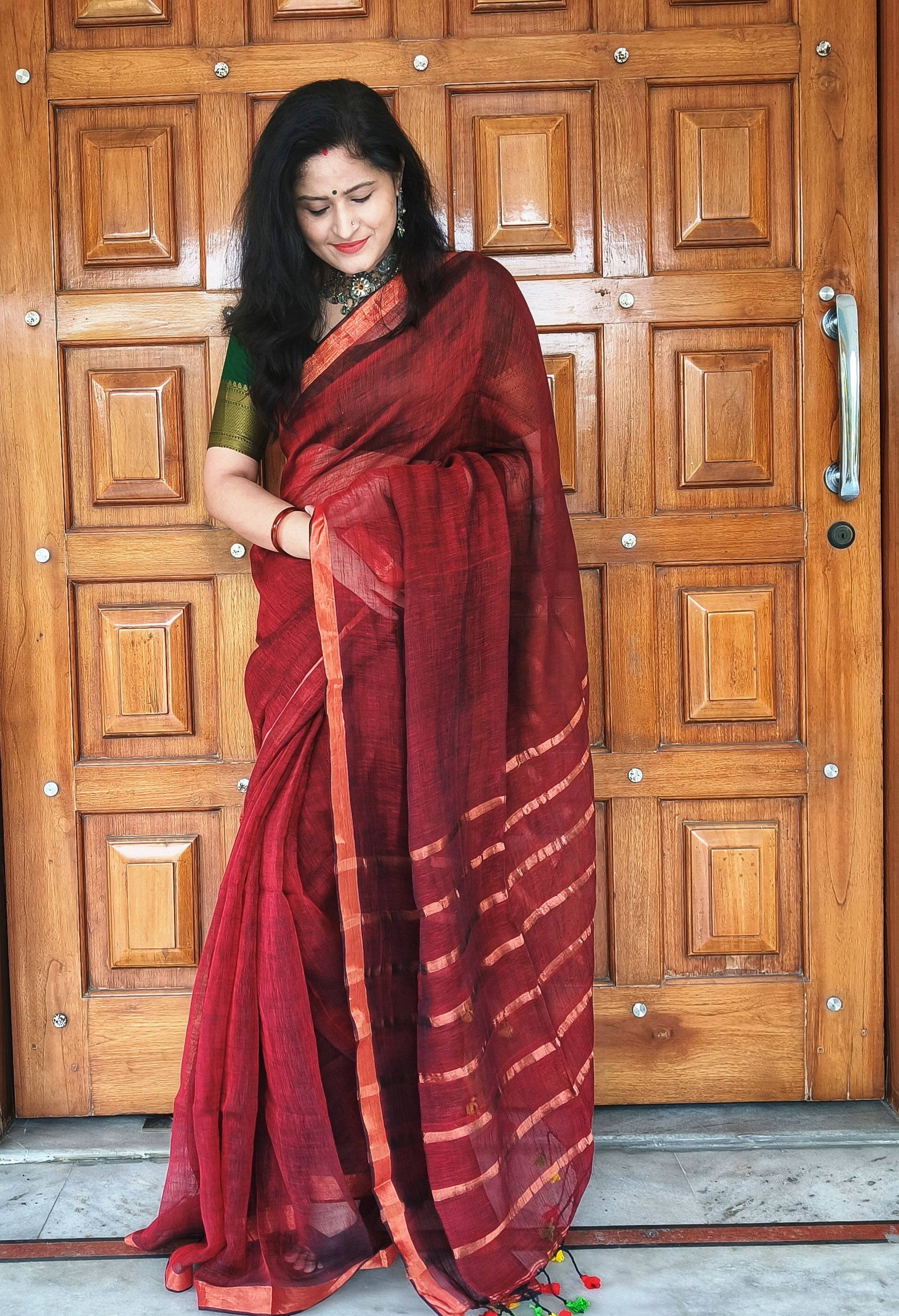 Maroon silver black handwoven linen saree – GoCoop